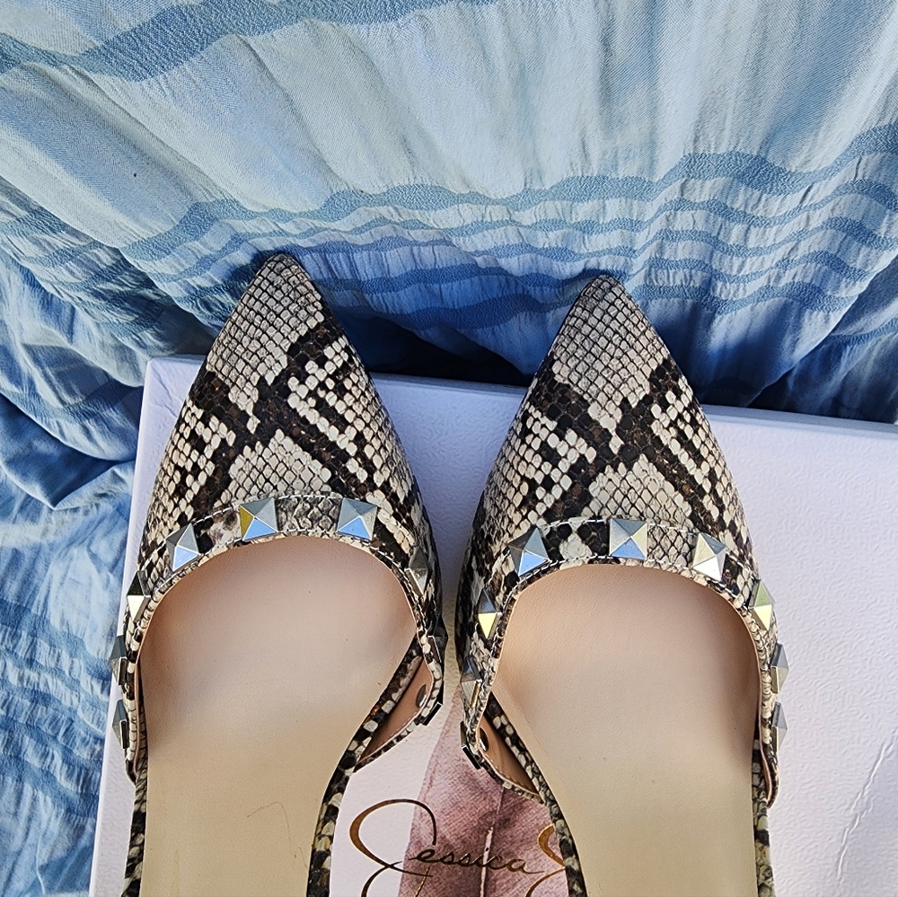 NWT JESSICA SIMPSON HEELS SIZE 9 PYTHON PRINT ZIP… - image 3